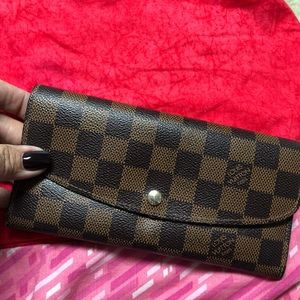 Louis Vuitton Emilie wallet